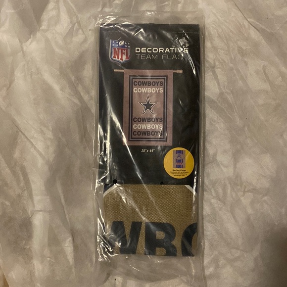 NWT Dallas Cowboys house flag. - Picture 1 of 2